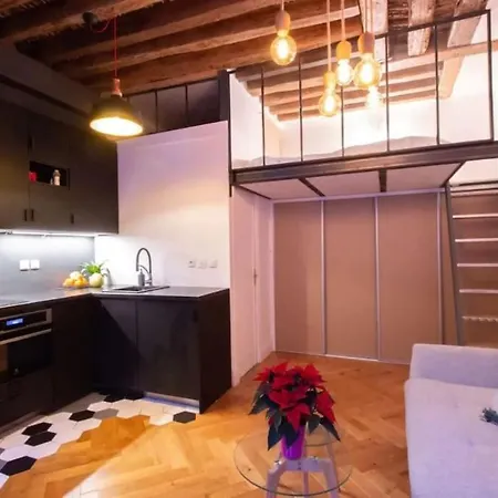 Bel Parisien, Typique Du Marais *