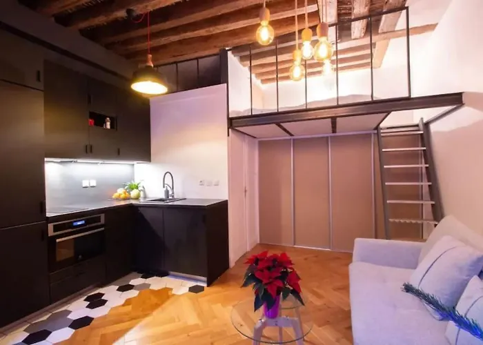 Bel Parisien, Typique Du Marais *